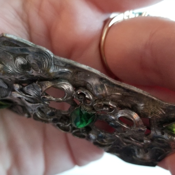 Antique brooch sash pin faux buckle green silver tone Edwardian C clasp - Picture 6 of 15